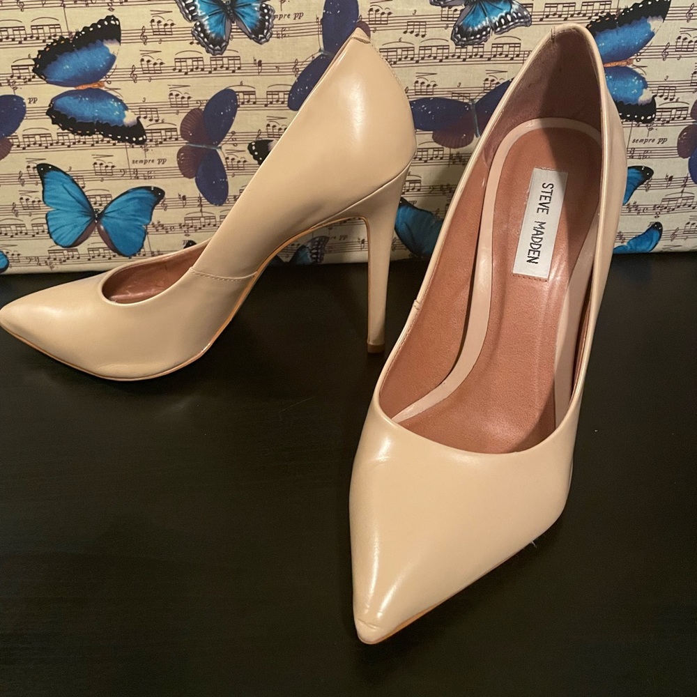 Steve Madden Beige Patent Pointed-Toe Stiletto Pumps